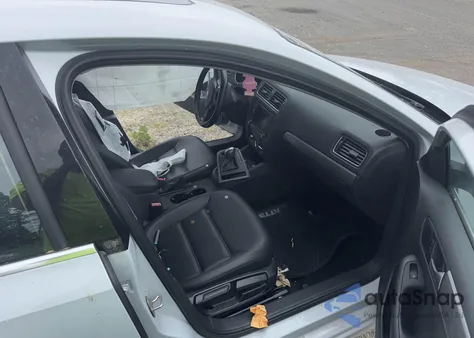 2017 Volkswagen Jetta 1.4T Se z USA, uszkodzony, nr VIN 3VWDB7AJ5HM273663